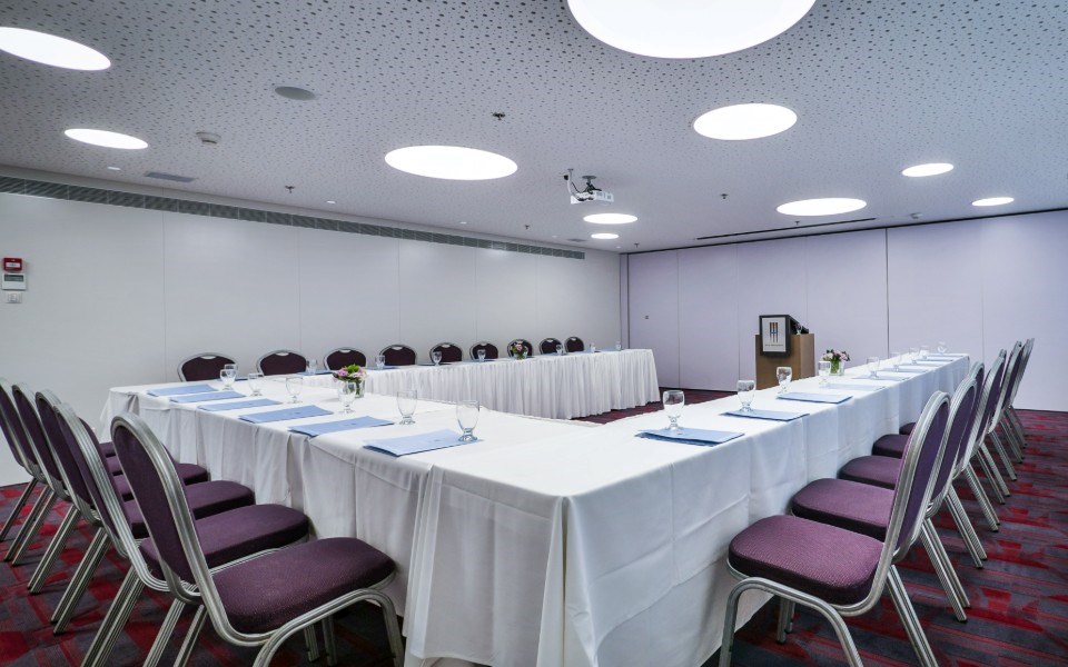 אולם אלון - מלון מטרופוליטן