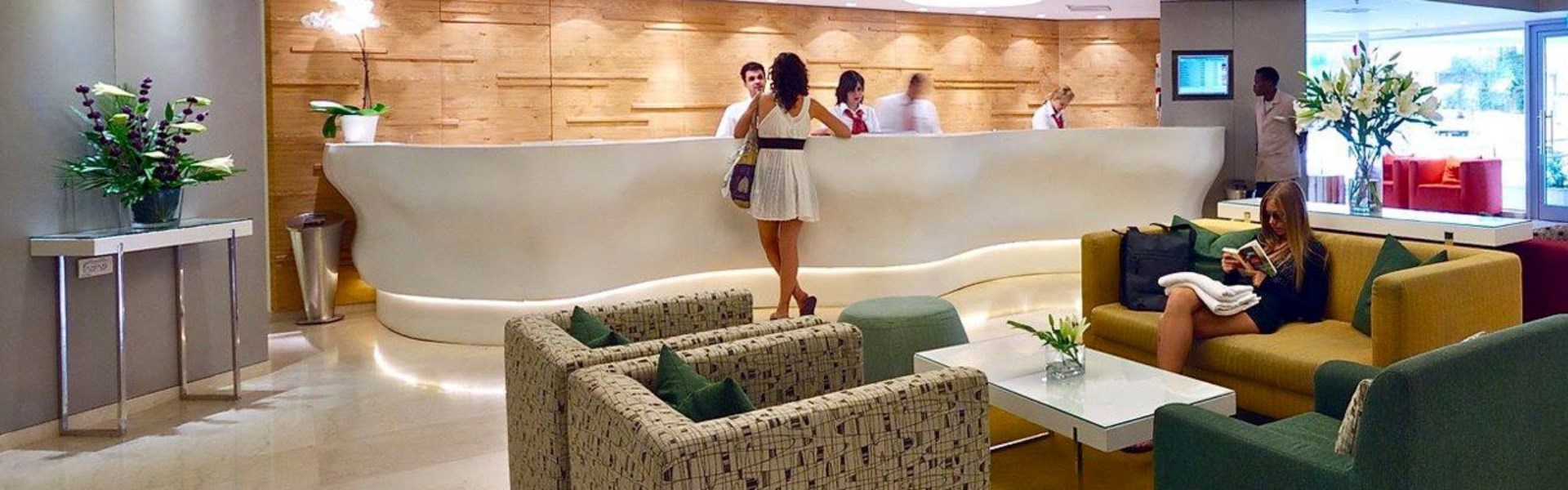  פינת ישיבה בלובי - מלון מטרופוליטן תל אביב