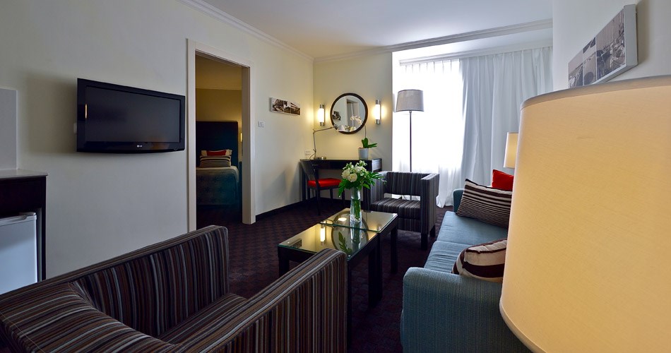 סוויטת סופיריור - מלון מטרופוליטן תל אביב